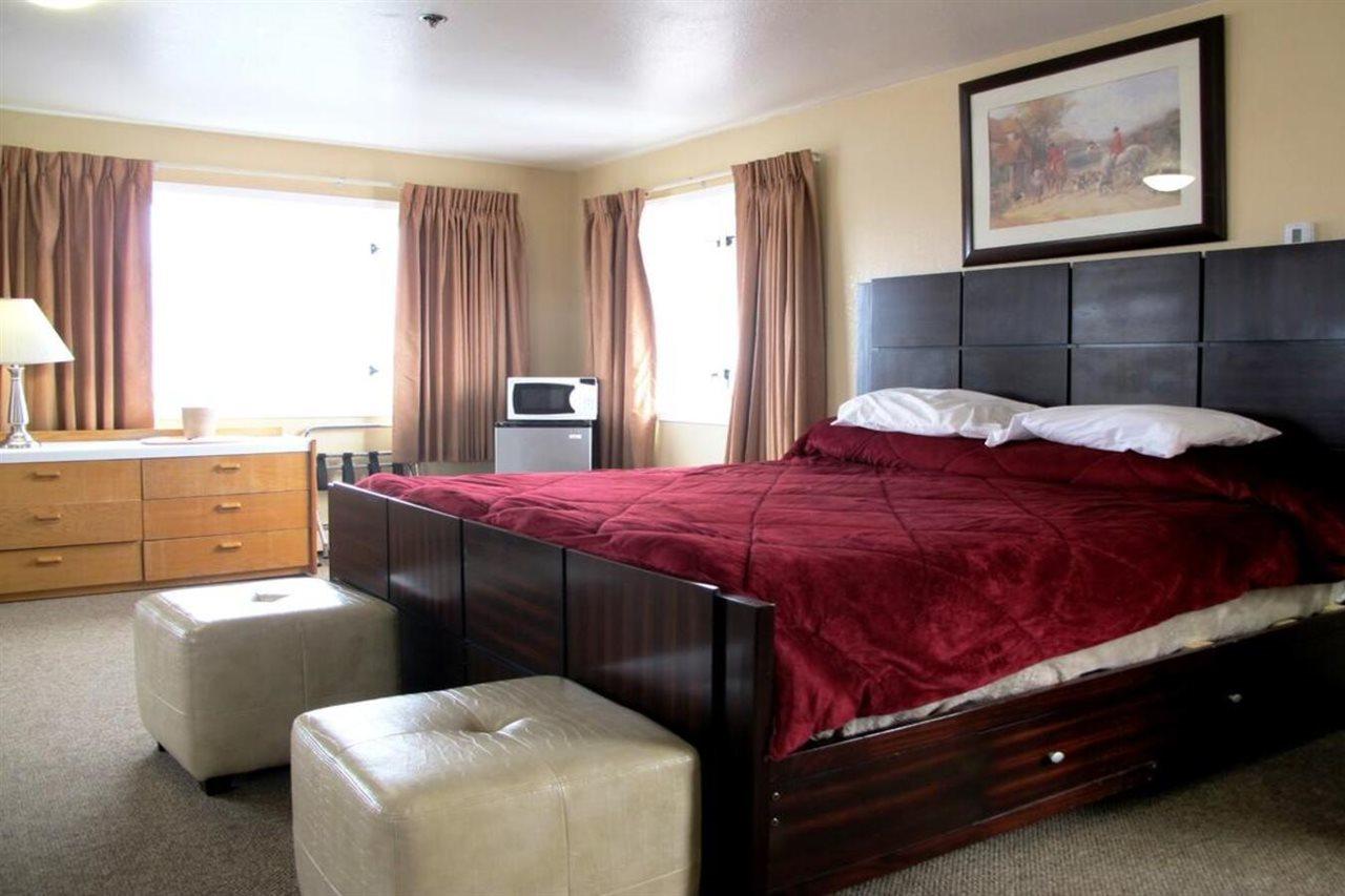 Merrill Field Inn Анкоридж Экстерьер фото